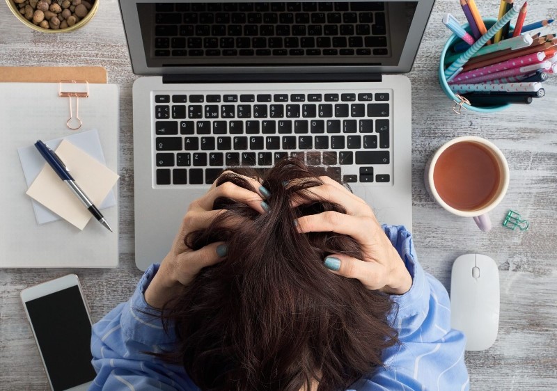 ir-a-una-reunion-de-trabajo-estando-de-baja