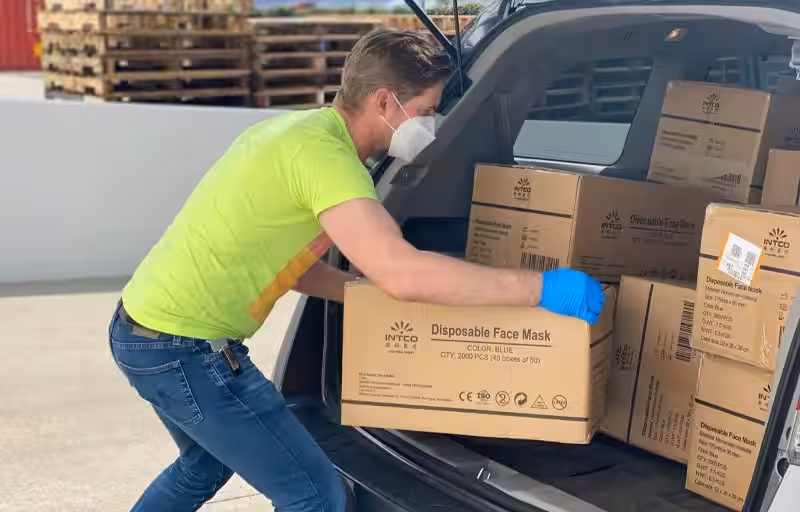 trabajo-de-entrega-de-paquetes-con-auto-propio